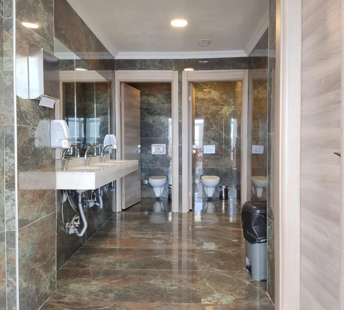 Ni Marin Hotel Миляс 5*,