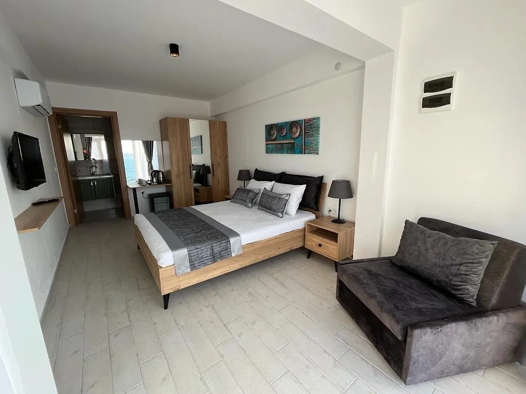 Ni Marin Hotel Миляс